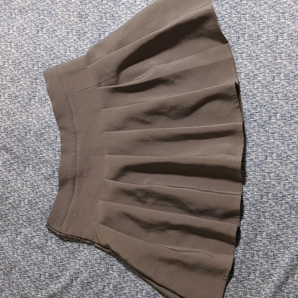 Grey high-waisted schoolgirl pleated skirt